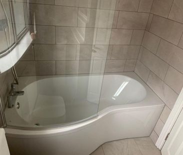 4 bedroom semi-detached house to rent - Photo 2