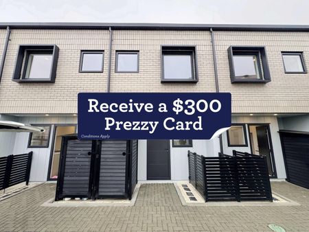 Brand-New Townhouse – Modern Style and Smart Design - Photo 4