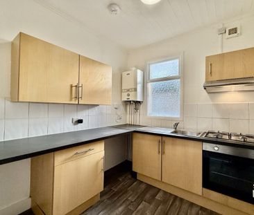 2 bed Flat Ramuz Drive, Westcliff-on-Sea, SS0 - Photo 4