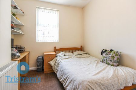 5 bed Mid Terraced House for Rent - Photo 2