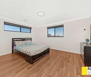 5 Bedroom Family Home in Jordan Springs - Photo 5