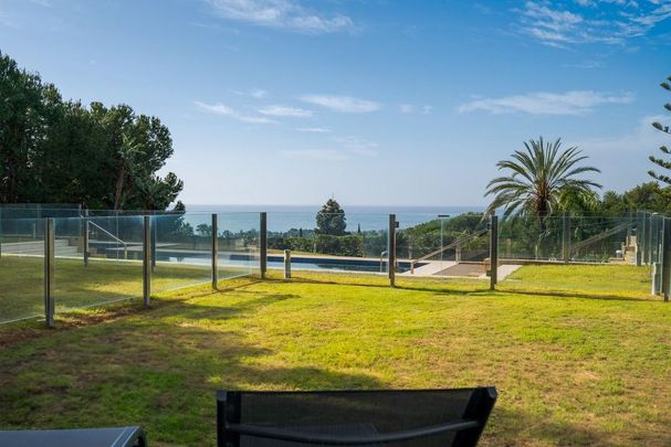 3 bedroom luxury Townhouse for rent in Marbella, Andalusia - Photo 1