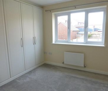 2 bedroom semi-detached house to rent - Photo 3
