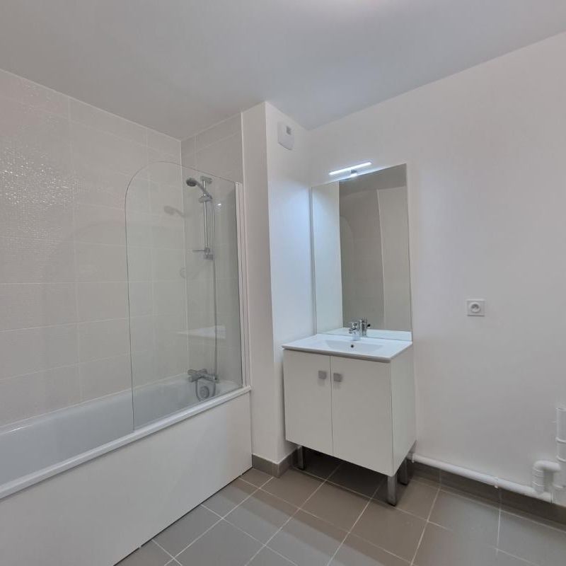 Location Appartement 3 pièces 65m² MONT ST AIGNAN 76130 - Photo 1