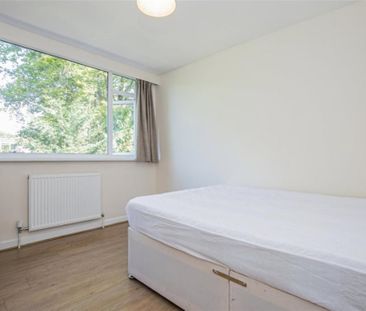 5 bedroom detached house to rent - Photo 3