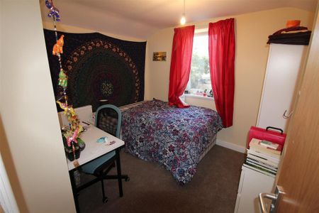 6 bedroom private hall to rent - Photo 4