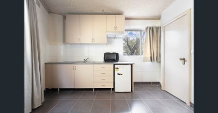 Conveniently located studio apartment - Photo 4