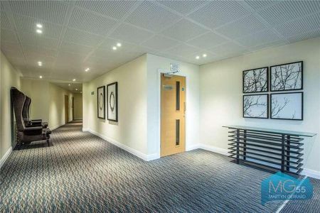 Arrandene House, Royal Engineers Way, Mill Hill, London, NW7 - Photo 4