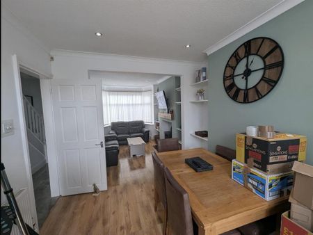 3 bedroom semi-detached house to rent - Photo 2