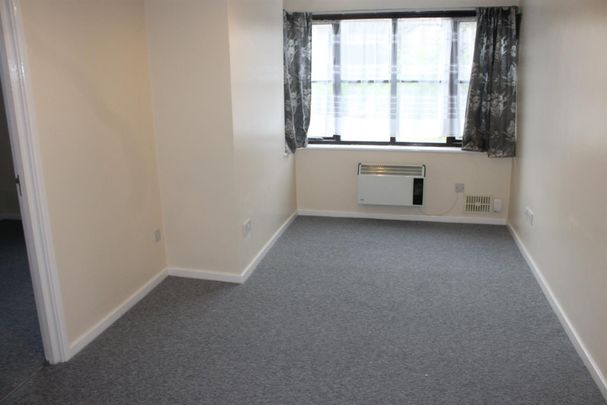 Fryers Court, High Wycombe - Photo 1