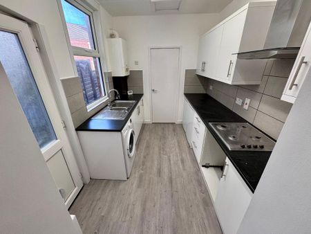 2 bedroom terraced house to rent - Photo 5