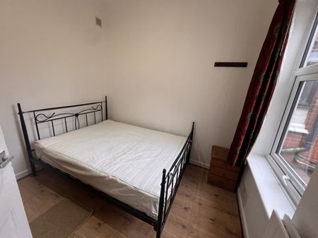 Walsgrave Road, Stoke, Coventry - - Photo 2