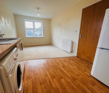 Shelley Road, Bournemouth - Photo 1