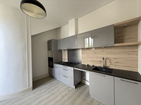 Location Appartement 5 pièces 150m² COGNAC 16100 - Photo 4