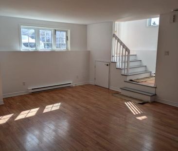 Grand 5 1/2, trés ensoleillé à Mcmasterville - Photo 2