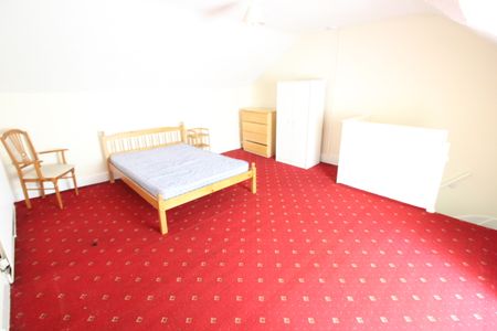 South Luton - five Bedroom House - Cowper Street - STUDENTS WELCOME, LU1 - Photo 5