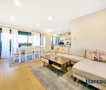 Central LOCATION, Ideal ORIENTATION - Townhouse - Photo 2