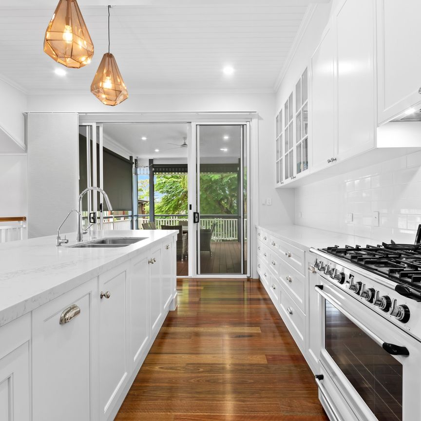 Elegantly Renovated Queenslander with Pool & Garden Maintenance - Photo 1