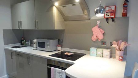 Standard Studio With Balcony - Photo 3