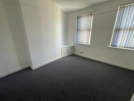 2 bedroomflatto rent - Photo 2