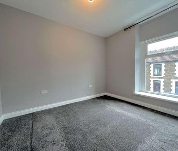 Middle Street, Pontypridd, CF37 - Photo 4