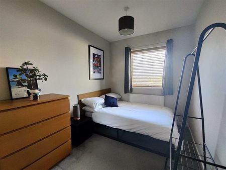 2 bedroom end of terrace house to rent - Photo 3