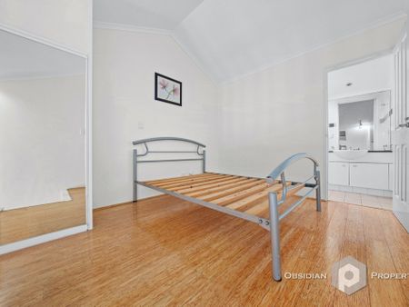 Loft Style Apartment in the Heart of Cremorne - Photo 5