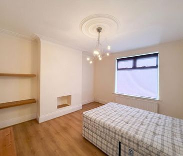 3 bedroom flat to rent - Photo 3