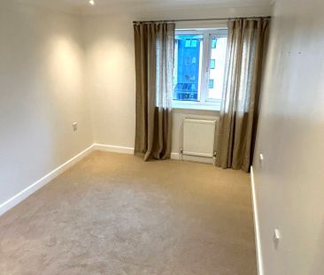 2 Bedroom Top Floor Flat To Let in Croydon - Photo 5