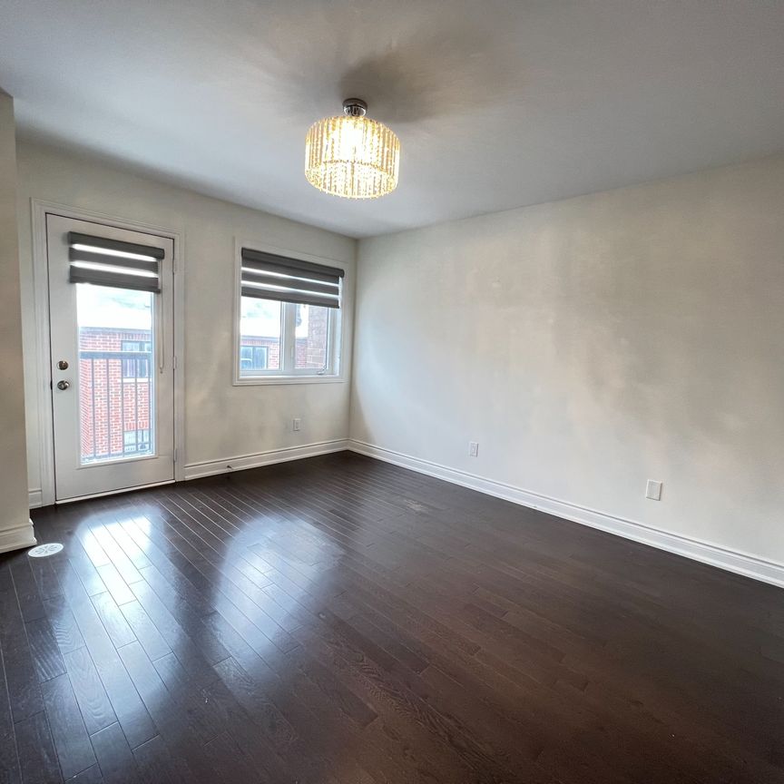 For Lease - 4122 Highway 7 Road Unit# Upper, Markham, Ontario - Photo 1