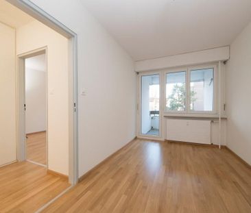 Renovierte, helle 3.5-Zimmerwohnung - Photo 3