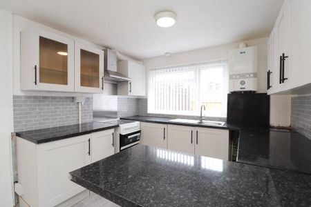 3 bedroom terraced house to rent - Photo 3