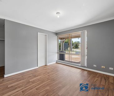 Spacious Living in a Quiet South Lake Cul-de-Sac - Photo 2