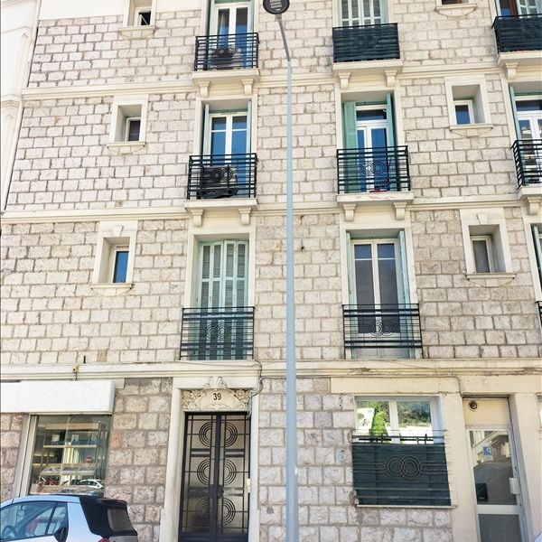 2 pièces - Meublé - 30,01 m² - 4ème étage - Colocation non autorisée - Photo 1