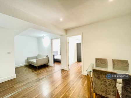 2 bedroom flat to rent - Photo 3