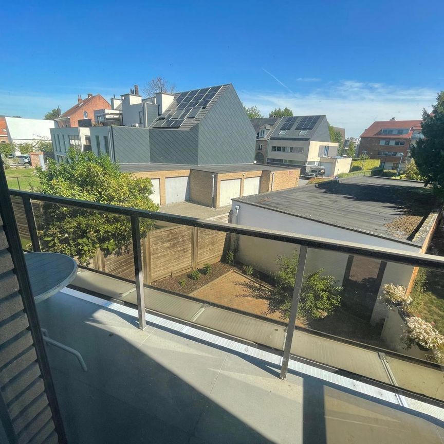 MOOI GERENOVEERD 2 SLPK APPARTEMENT MET CENTRALE LIGGING - Foto 1