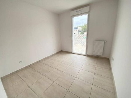 Location appartement récent 3 pièces 64 m² à Saint-Gély-du-Fesc (34980) - Photo 4