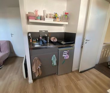 Location Appartement 1 pièce 16m² VILLEURBANNE 69100 - Photo 2