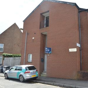 47 Colenso Parade, BT95BB, Belfast - Photo 2