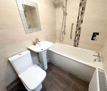Rushey Fold Lane, Bolton, BL1 - Photo 5