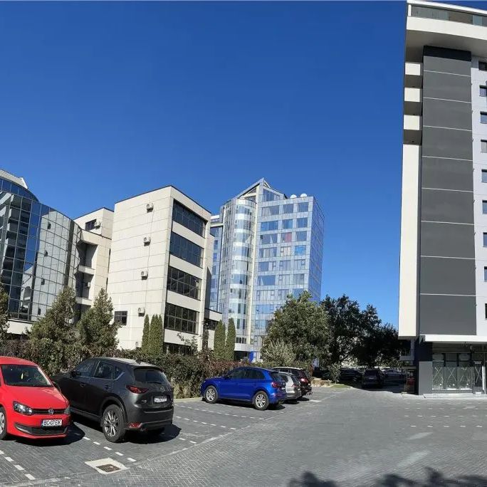Bloc nou - langa Universitatea Bacovia - chirie 2 camere - mobilat si utilat complet - etaj 1 - Fotografie 1