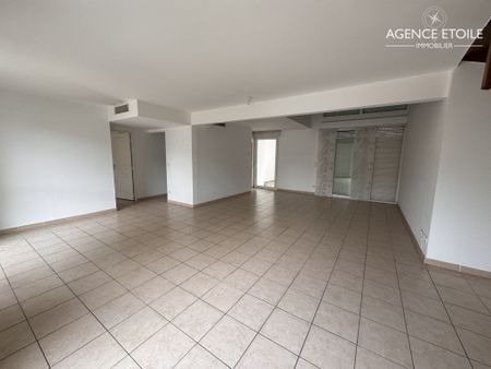 Appartement 4 pièces 134m2 MARSEILLE 8EME 2 300 euros - Photo 3