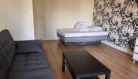 Appartement 1 pièces 32m2 REIMS 550 euros - Photo 2