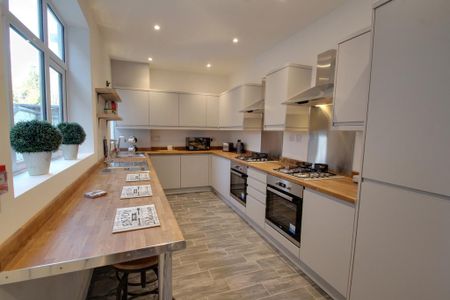 1 bedroom in a house share to rent - Photo 4