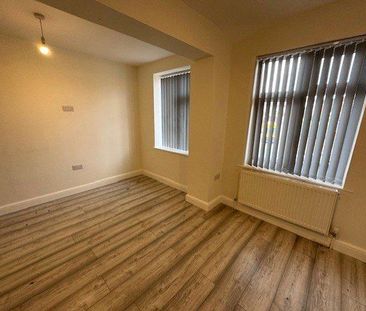 4 bedroom semi-detached house to rent - Photo 1