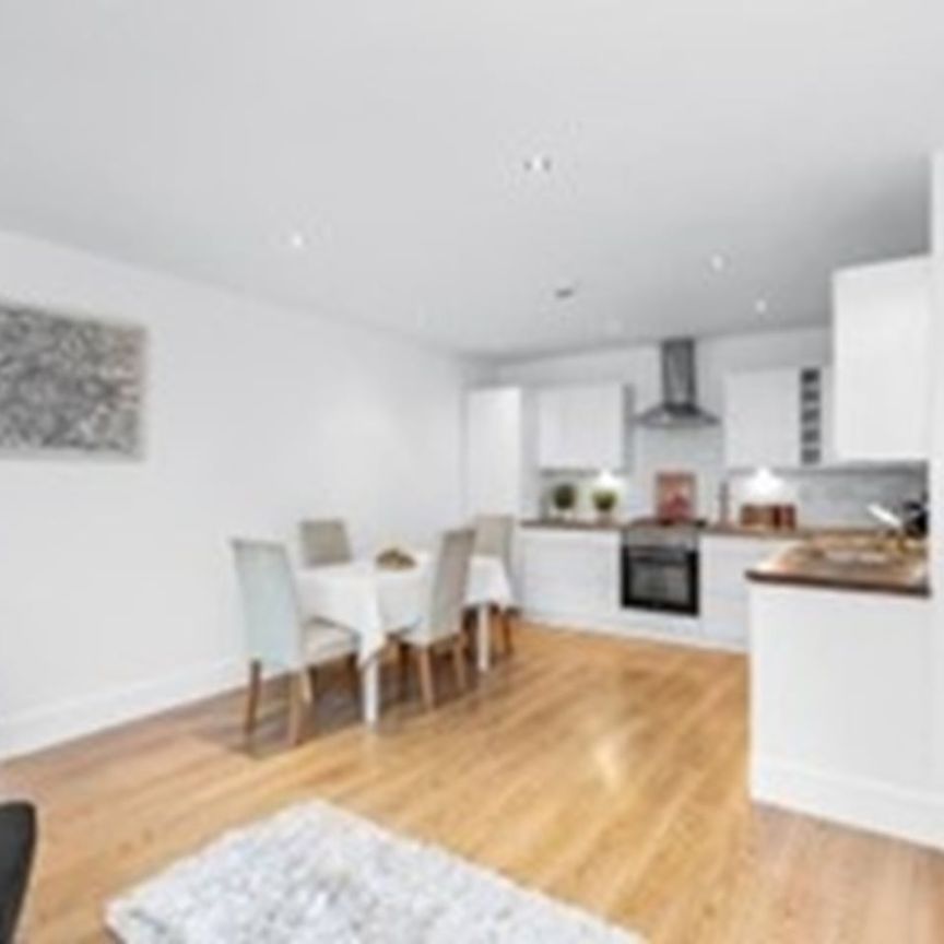 3 Bed Flat, Foxberry Road, SE4 - Photo 1