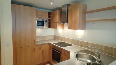 Beckhampton Street, Swindon - Photo 2