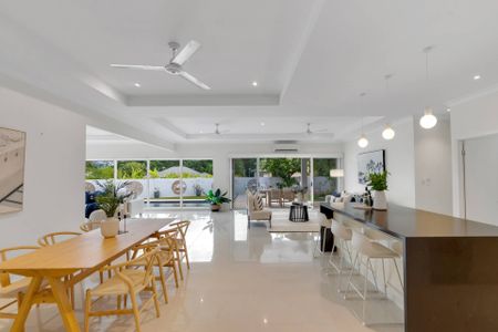 STUNNING FAMILY HOME, IN SOUGHT AFTER LOCATION, WITH A POOL!! - Photo 4