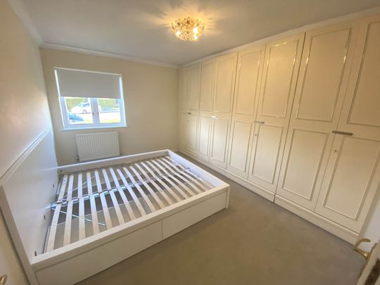 Price £1,750 pcm - Available Now - Part Furnished - Photo 1