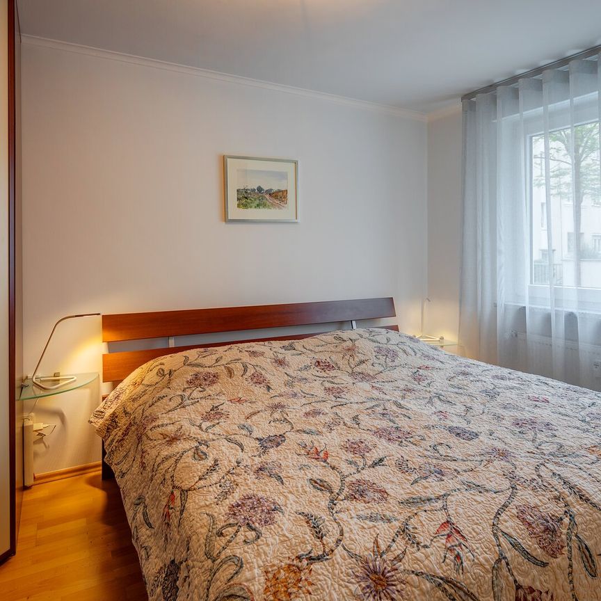 Furnished 2-room apartment near Luitpoldpark for rent - Photo 1